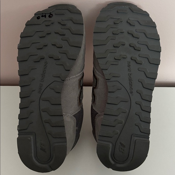 **New** Women New Balance 500 Sneakers - Picture 5 of 6